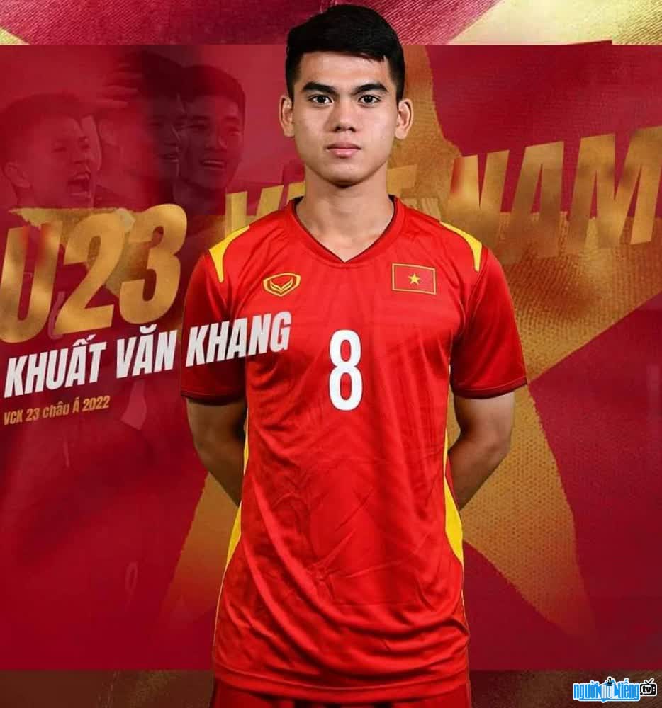 Handsome image of young male player Khuat Van Khang