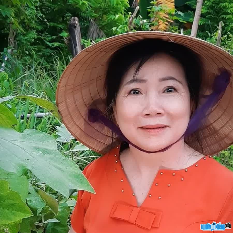 Ảnh chân dung Tiktoker Mẹ Hương Hương