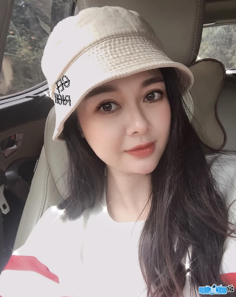 Cận cảnh gương mặt xinh đẹp của nữ diễn viên - MC Bạch Quỳnh (Quỳnh Lava)