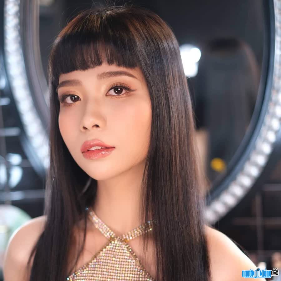 Chân dung hotface Nguyễn Đỗ Lan Anh