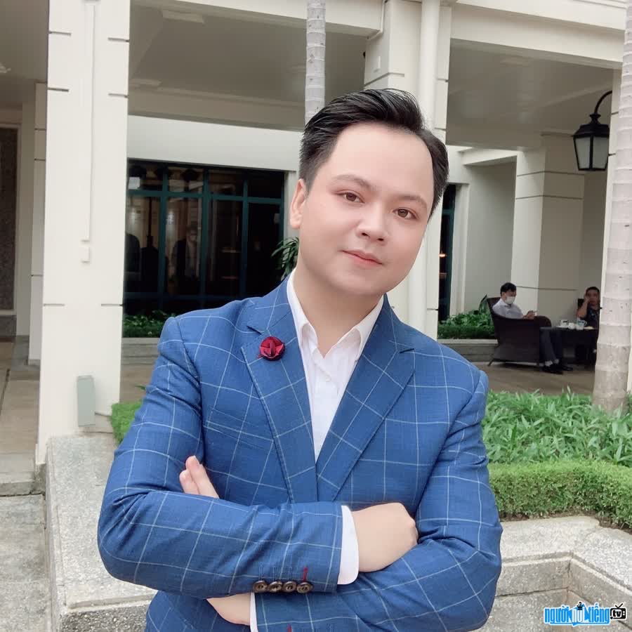 Portrait of singer Le Thanh Phong