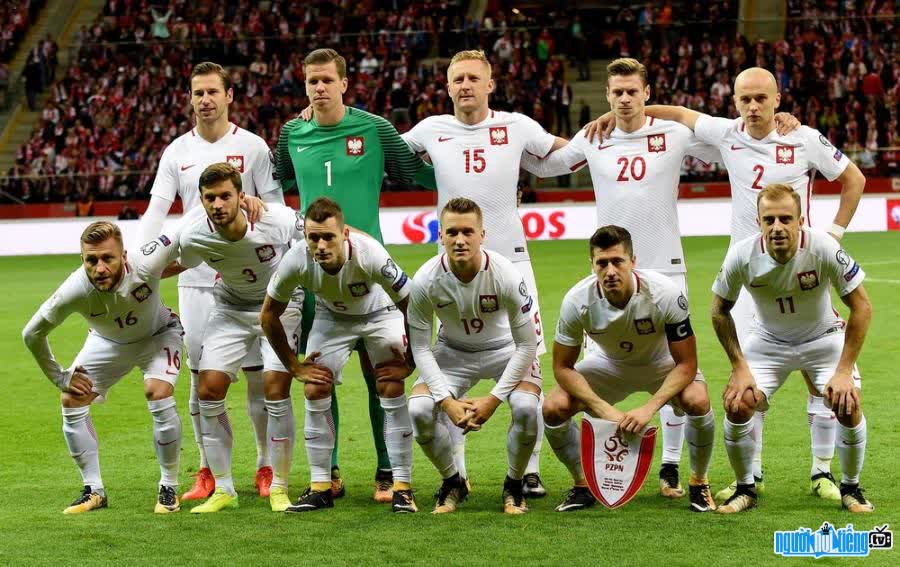 Hình ảnh một đội hình ra sân của đội tuyển Ba Lan