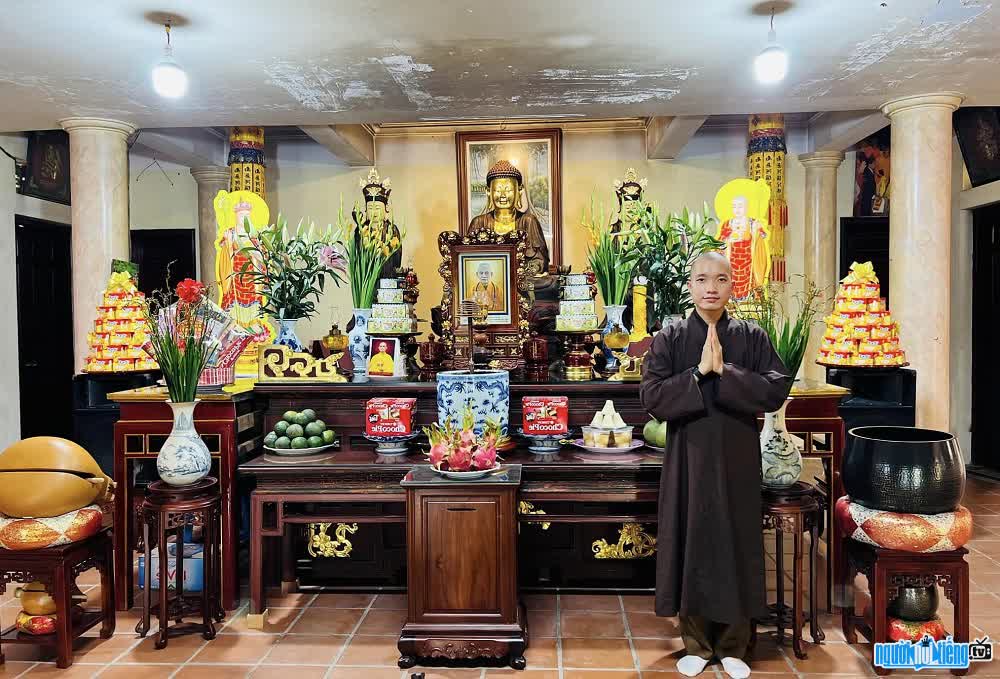  Monk Thich Nguyen Quang with a heart towards Buddha