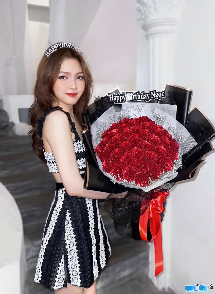 Picture of hot girl Ngoc Nguyen Le celebrating her birthday