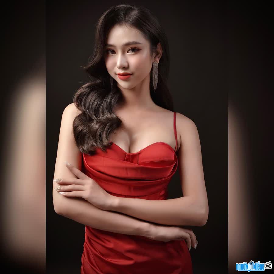 Image of transgender beauty Nguyen Vu Ha Anh showing off her hot curves