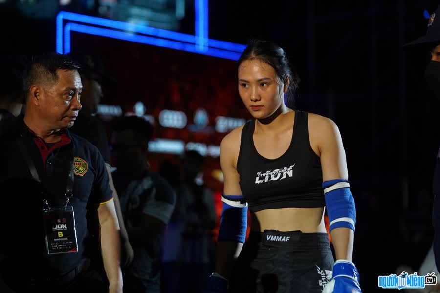 Martial Artist Pham Thi Nhung attracts attention at the MMA Lion Championship