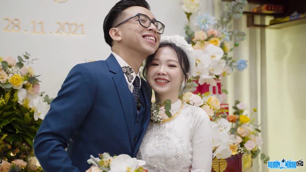 Hình ảnh Youtuber Mi Tóc Xanh tại lễ cưới của mình
