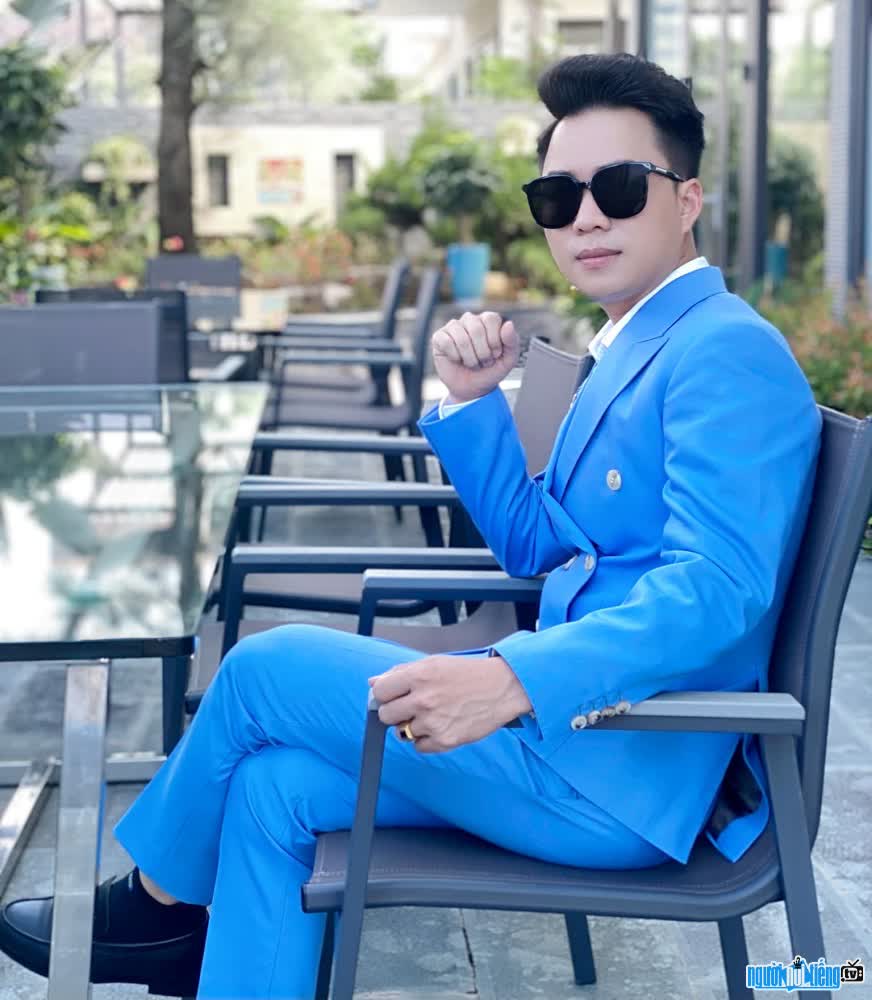  Thanh Tai is handsome and elegant