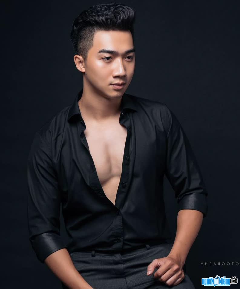  handsome and elegant Tien Hung