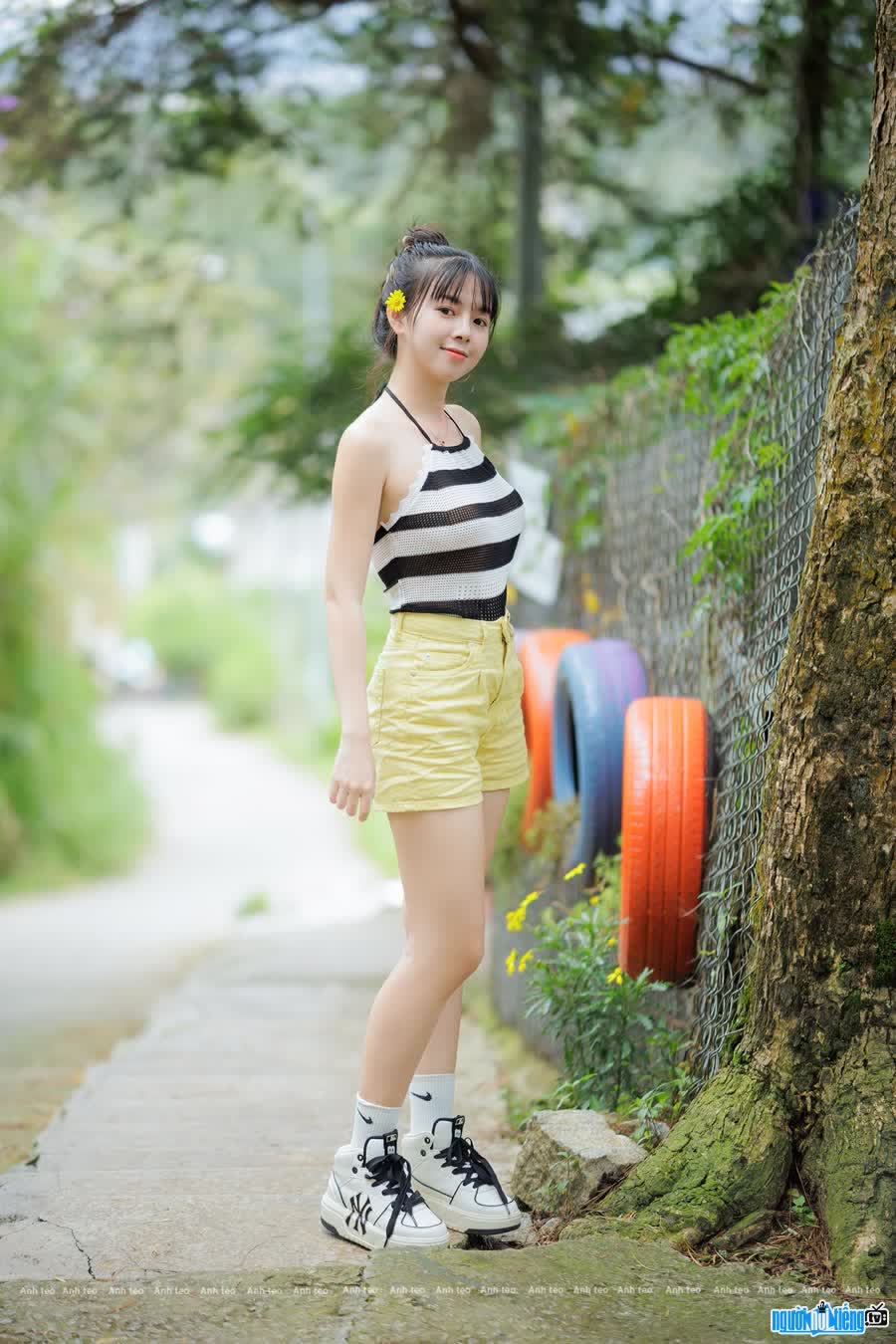 Quỳnh Giang sở hữu nhan sắc xinh đẹp cùng thân hình cân đối