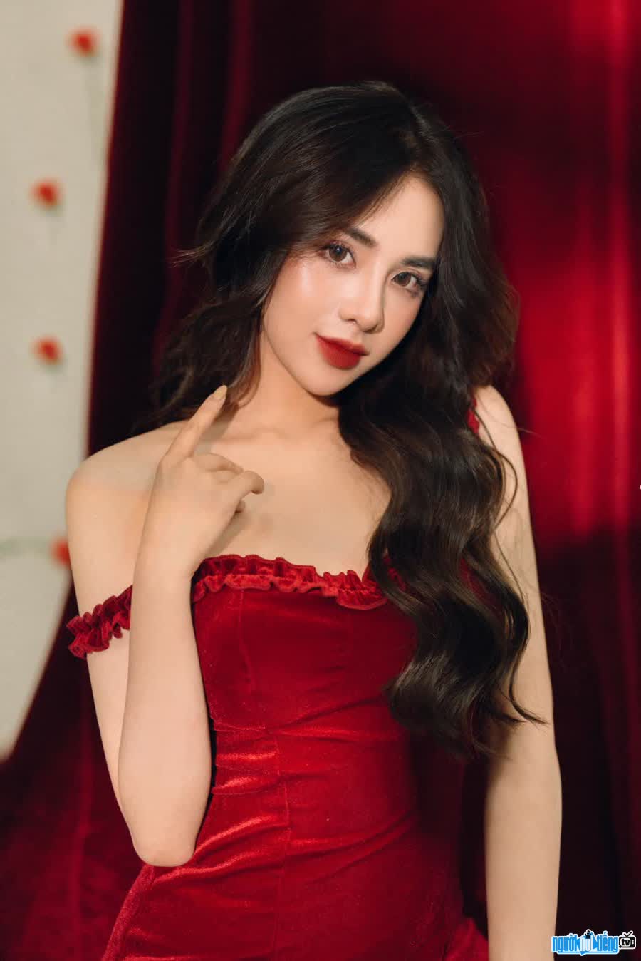 Cận cảnh nhan sắc xinh đẹp của người mẫu ảnh Cao Thu Trang