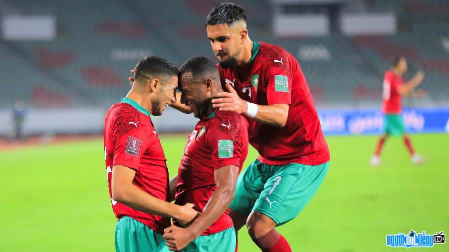 Hình ảnh các cầu thủ Maroc đang ăn mừng bàn thắng