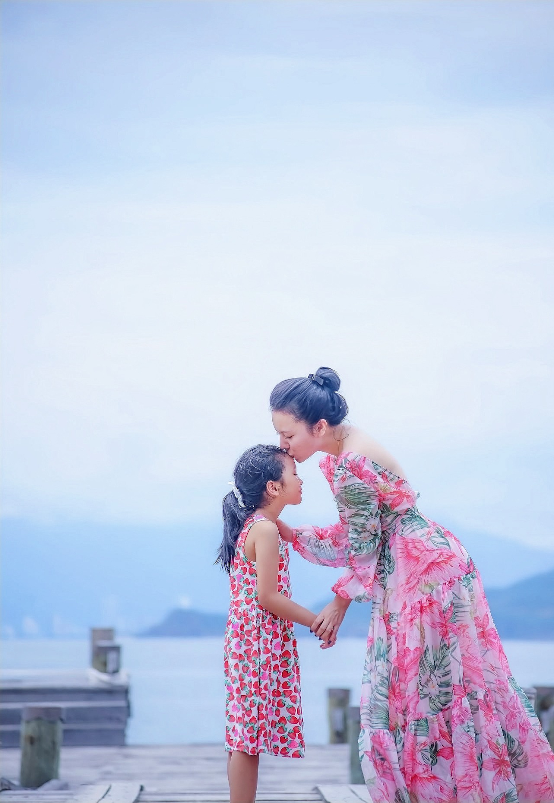 Picture of CEO Huong Meo Meo and daughter