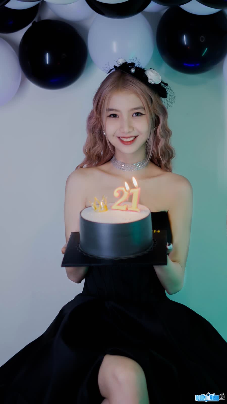 Picture of Tiktoker Nguyen Thi Hai Ha celebrating her 21st birthday