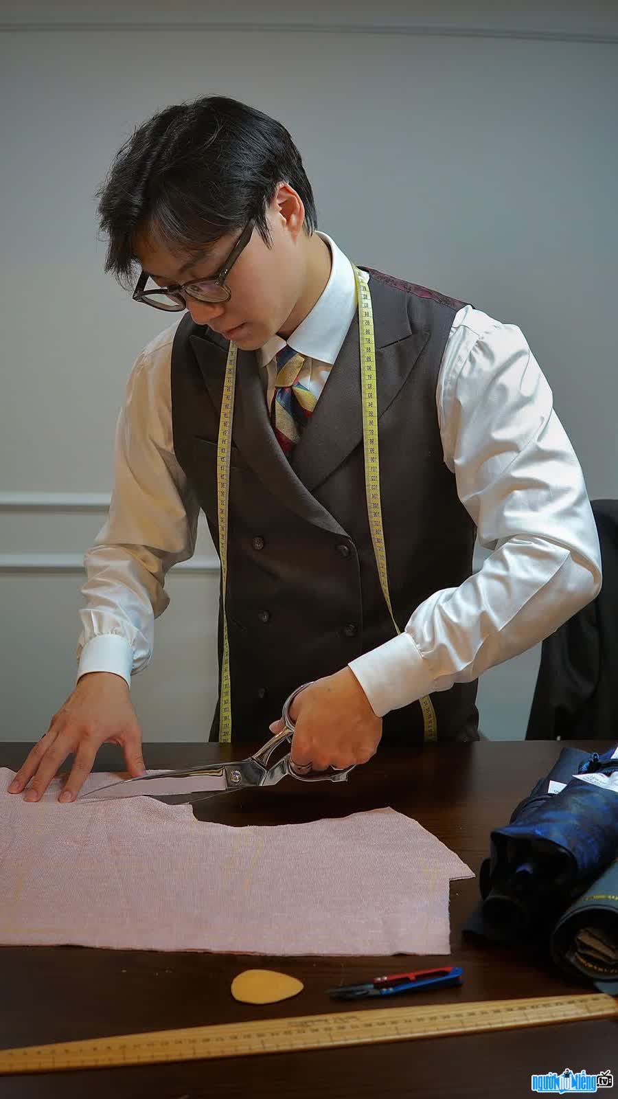 Le Thanh Hung is currently operating a tailor shop for European clothes