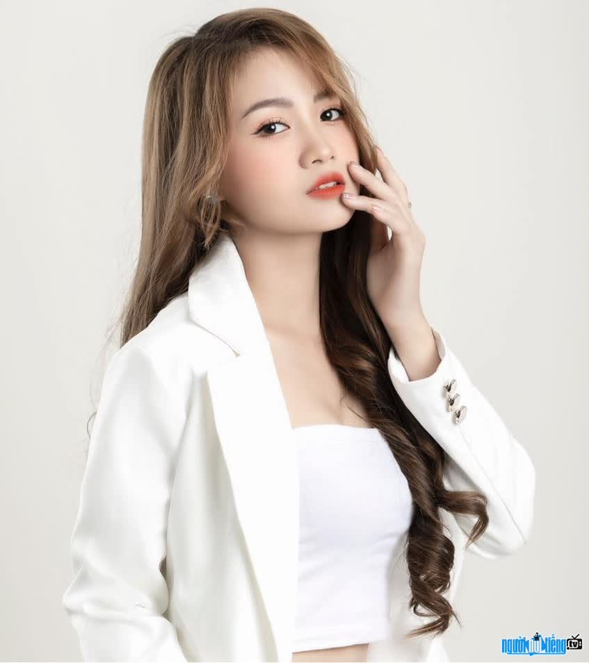 Huỳnh Hương-nàng mẫu ảnh tài năng