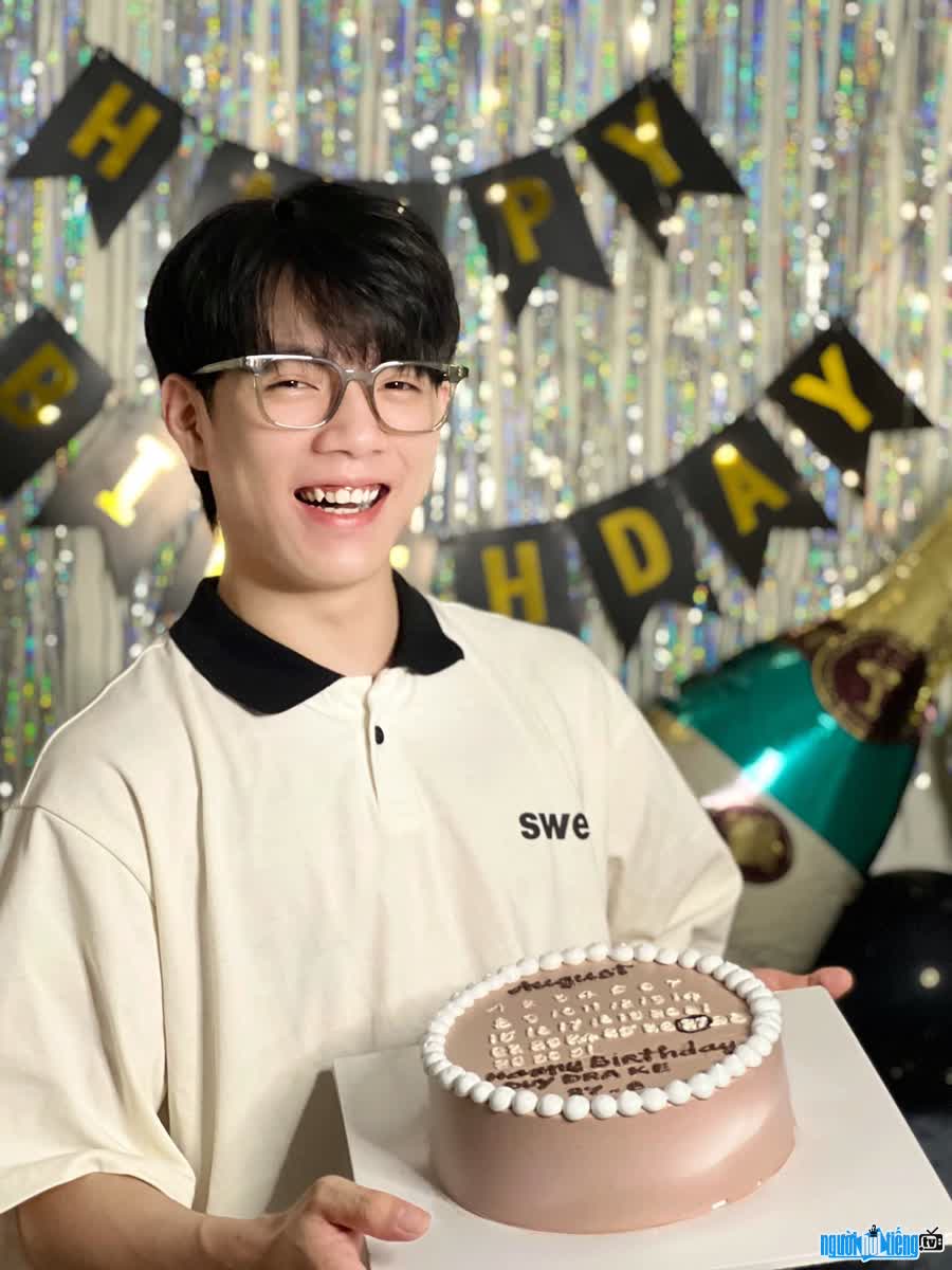 Picture of singer Duy Drake on his birthday