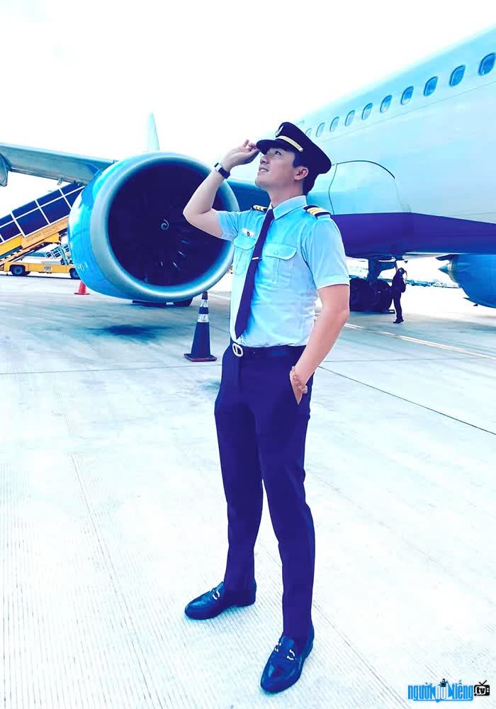 Tạ Quang Bình - chàng phi công tài năng
