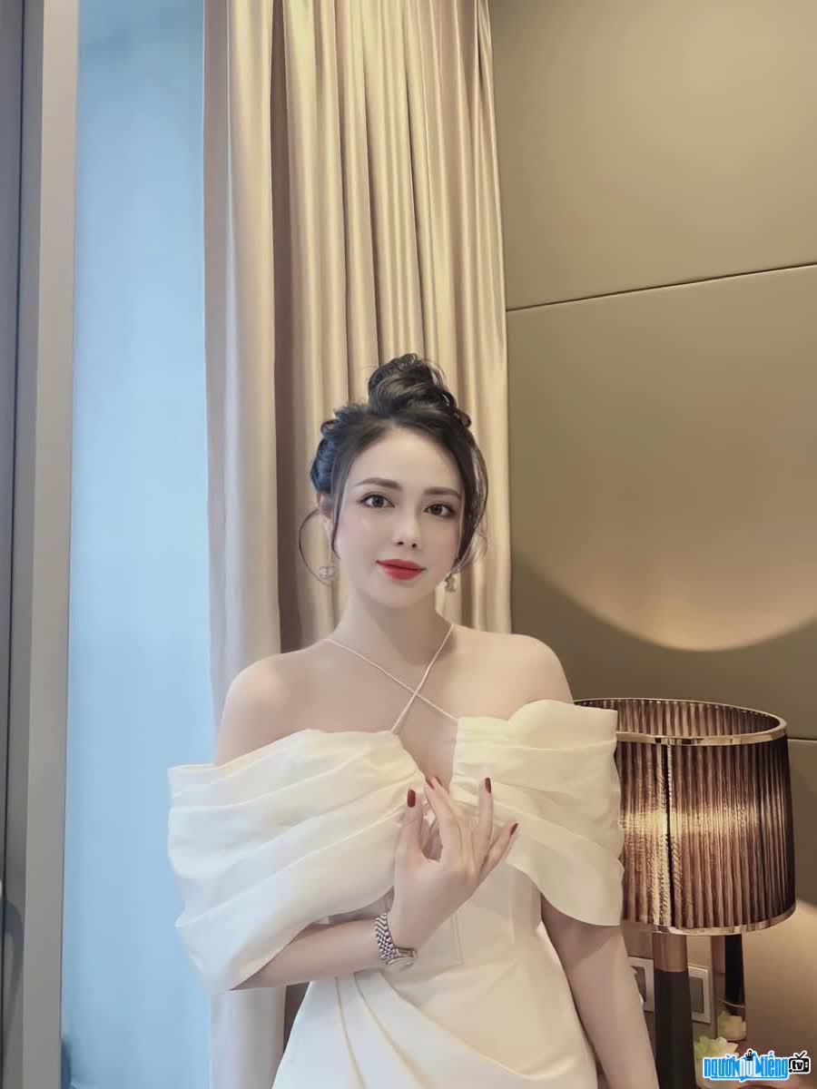 Hình ảnh CEO Trần Châu Yến Vy gợi cảm không thua kém mỹ nhân showbiz