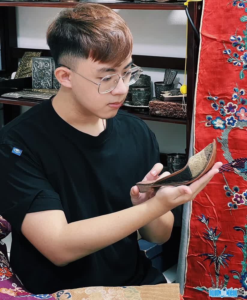  La Quoc Bao has a great passion for royal patterns