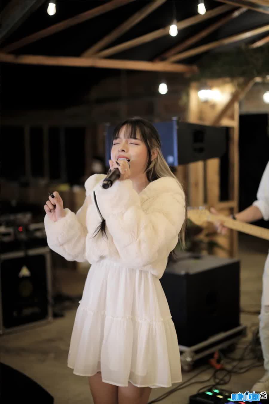 TikToker Thao Bunny is known for her singing videos in elevators