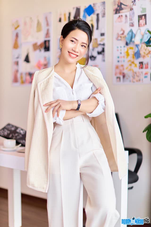 Nhà thiết kế Hà Miau là CEO của thương hiệu thời trang HEBE Design