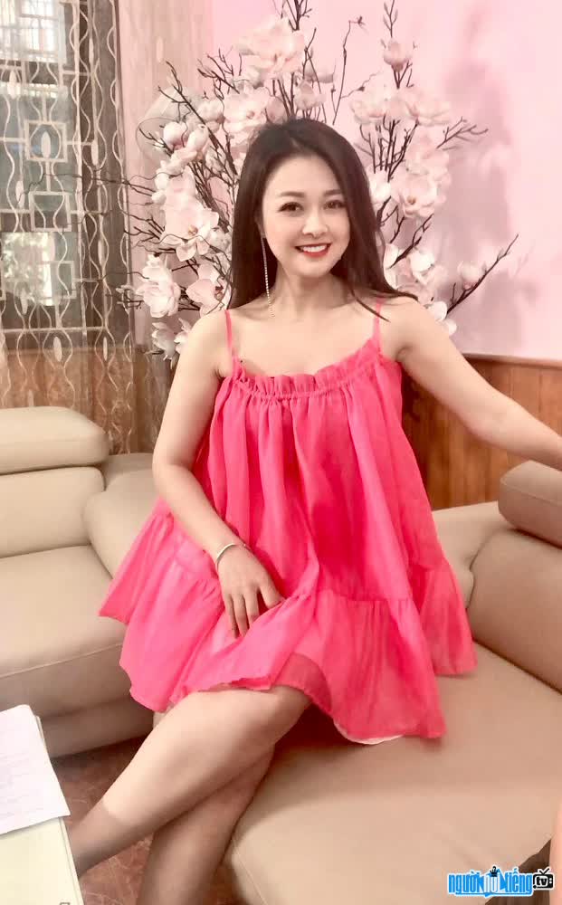  Bach Quynh (Quynh Lava) is beautiful with a sunny smile