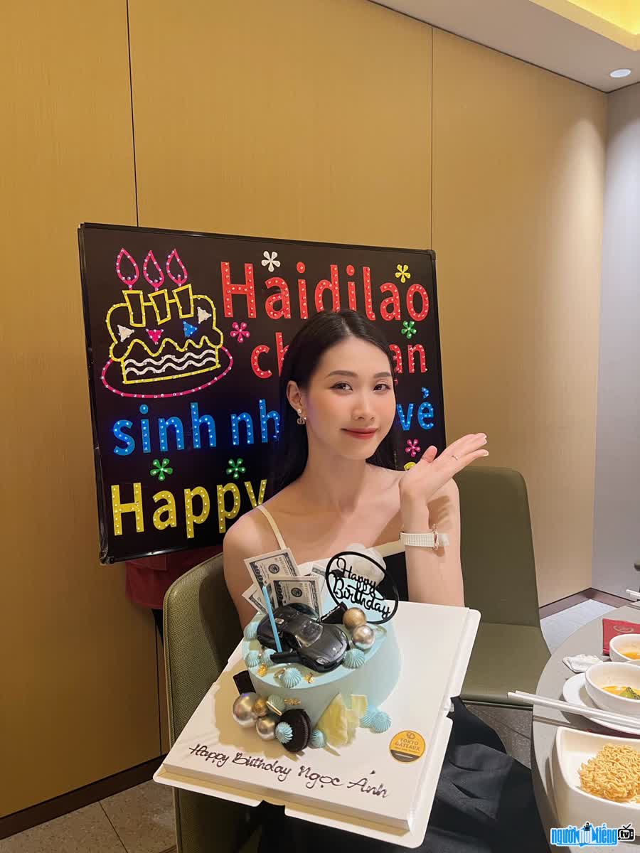 Image of Miss Ngoc Anh contestant celebrating her birthday