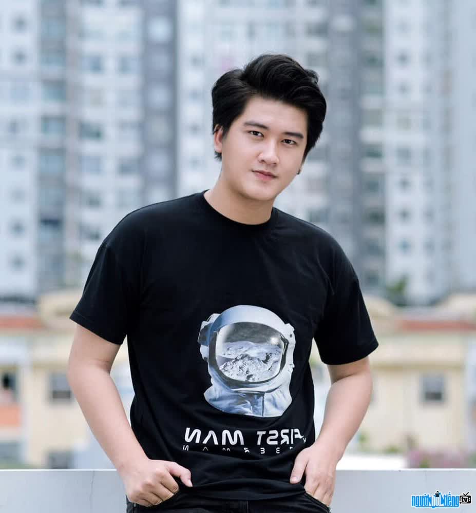  Image of Tran Tien Anh is handsome and dynamic