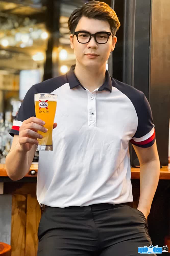 The image of Lam Khai is handsome and student