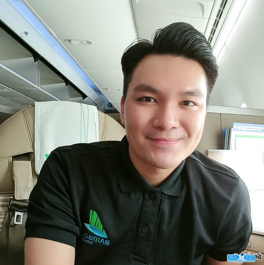 MC Nguyễn Quốc Trí còn được biết đến là tiếp viên trưởng của Bamboo Airways