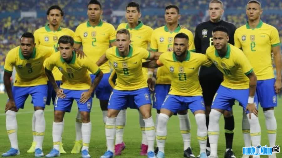 The image of a line-up of the Brazilian team