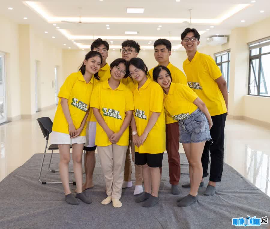 Nguyễn Minh Châu cùng các thành viên trong Project Z: Uni 101