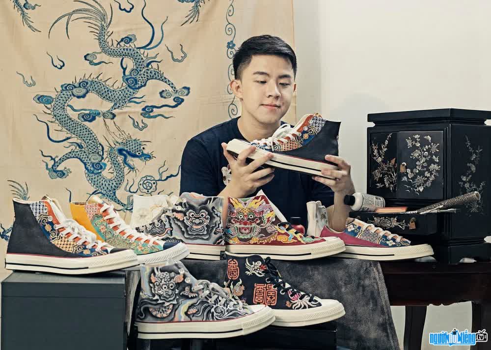  La Quoc Bao with unique sneakers