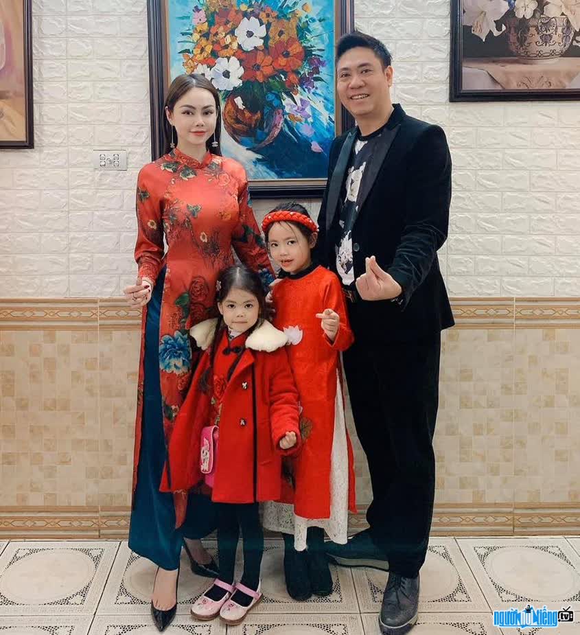 Hình ảnh gia đình hạnh phúc của bác sĩ Đỗ Hoàng Lân