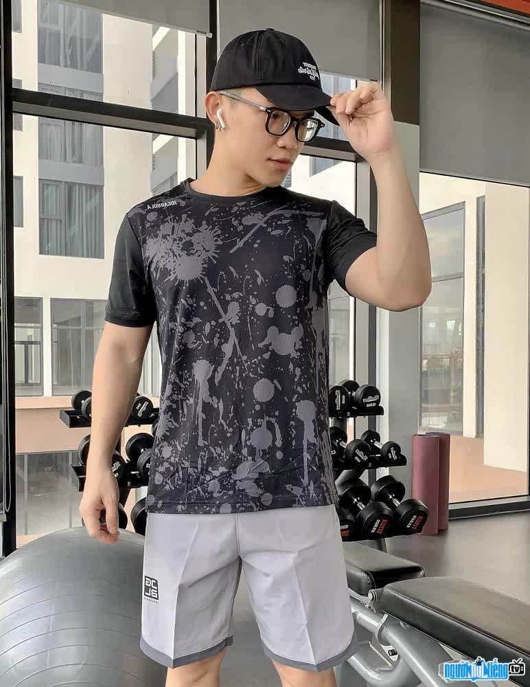 Nguyễn Lê Phi Bằng là một người đam mê tập gym