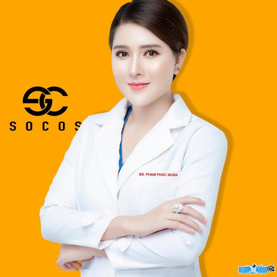 Beautiful pictures of female doctor Pham Phuc Ngan