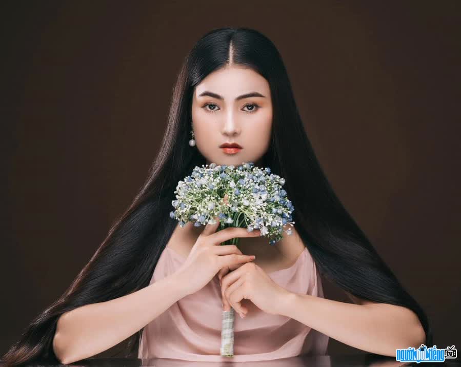 Hình ảnh xinh đẹp của nữ ca sĩ Hà Uyển Linh
