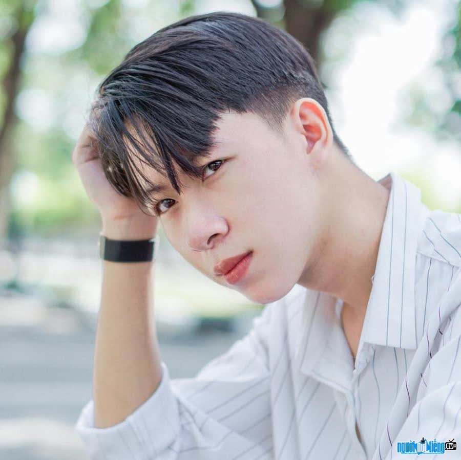 Ba Thinh is loved by everyone because of his good looks