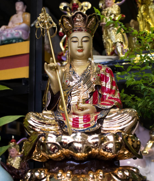Image of Ksitigarbha Bodhisattva in a sitting position