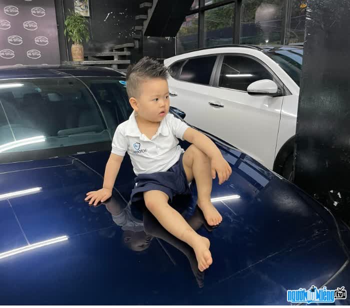 Hình ảnh Minh Khôi với niềm đam mê ô tô