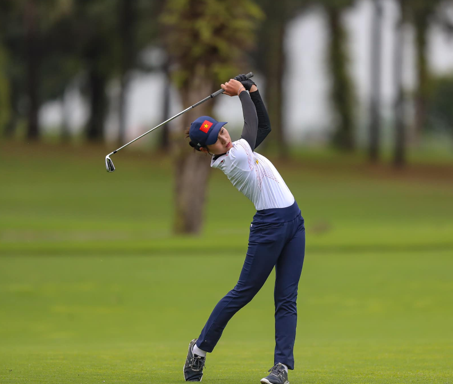 Doan Xuan Khue Minh is known as a female golfer