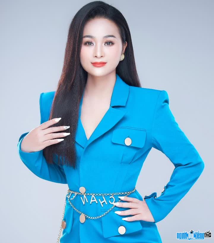  charming and beautiful Dong Thuy Chinh