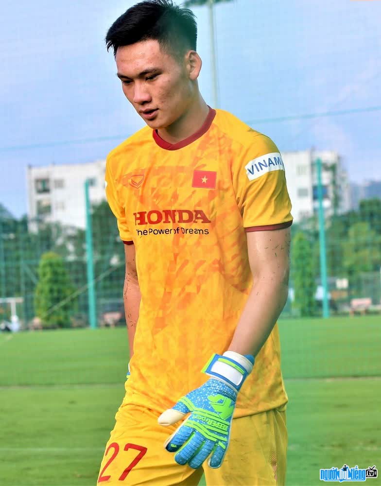  Trinh Xuan Hoang - a talented young goalkeeper