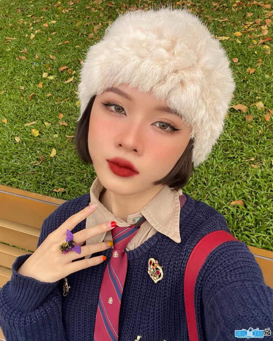 Close-up of the beautiful beauty of Youtuber Ming Ming