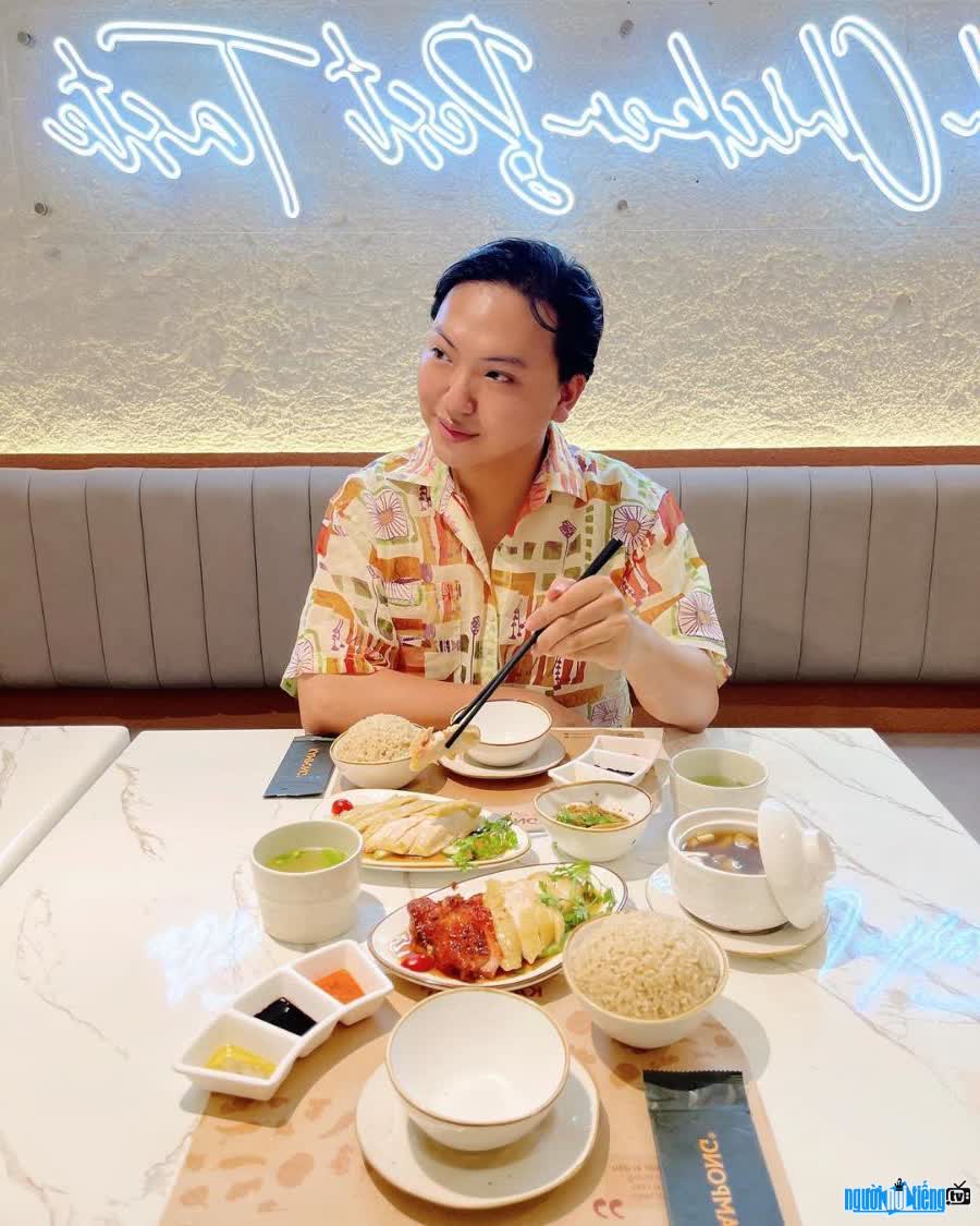 Food Blogger Tran Duy Long's latest image