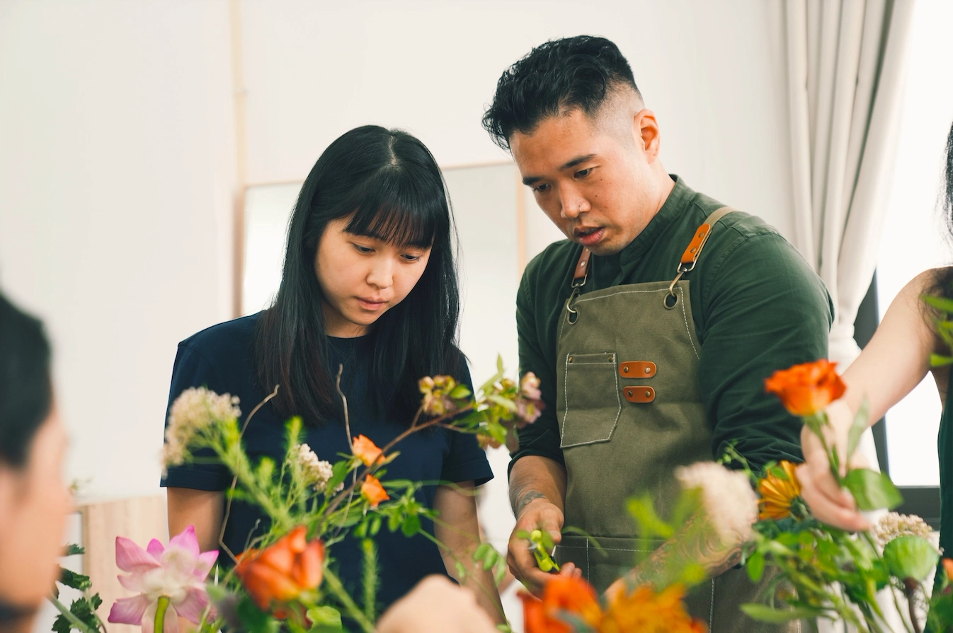 Nixon Tran is currently a Sogetsu Ikebana-style flower arrangement artist