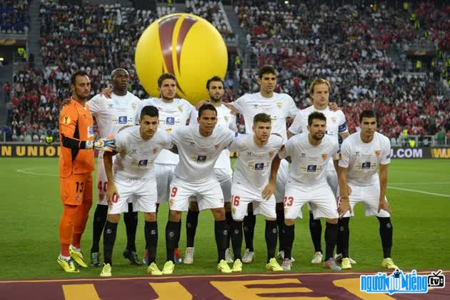 image of a team of Sevilla club