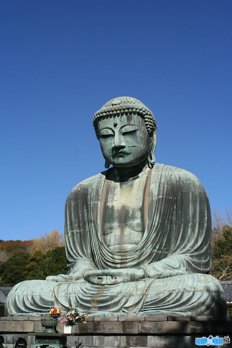 Pho tượng Phật A-di-đà khổng lồ bằng đồng ở Kamakura tỉnh Kanagawa Nhật Bản