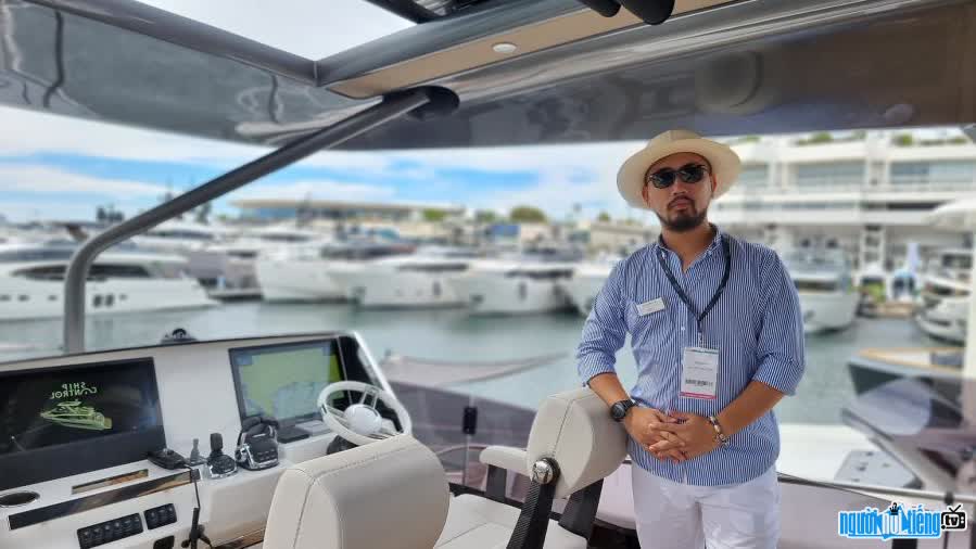 Youtuber Hoàng Đức chuyên review bất động sản và kinh doanh du thuyền